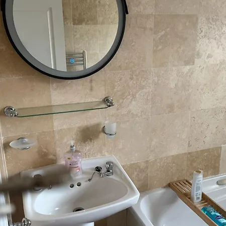 Cobh Holiday Home * كوب