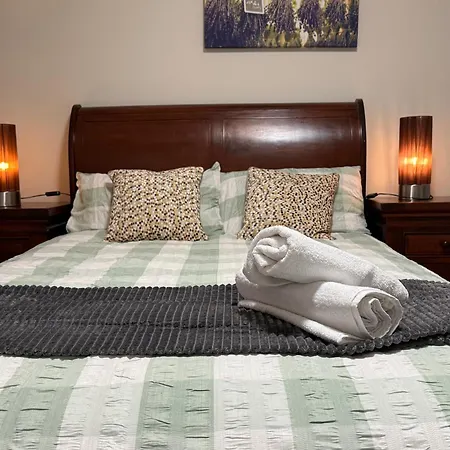 Cobh Holiday Home * كوب